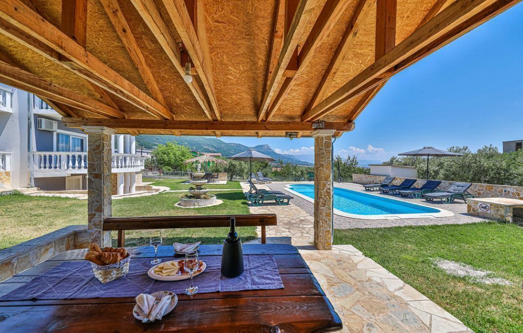 Photo of Outdoor in Rudine