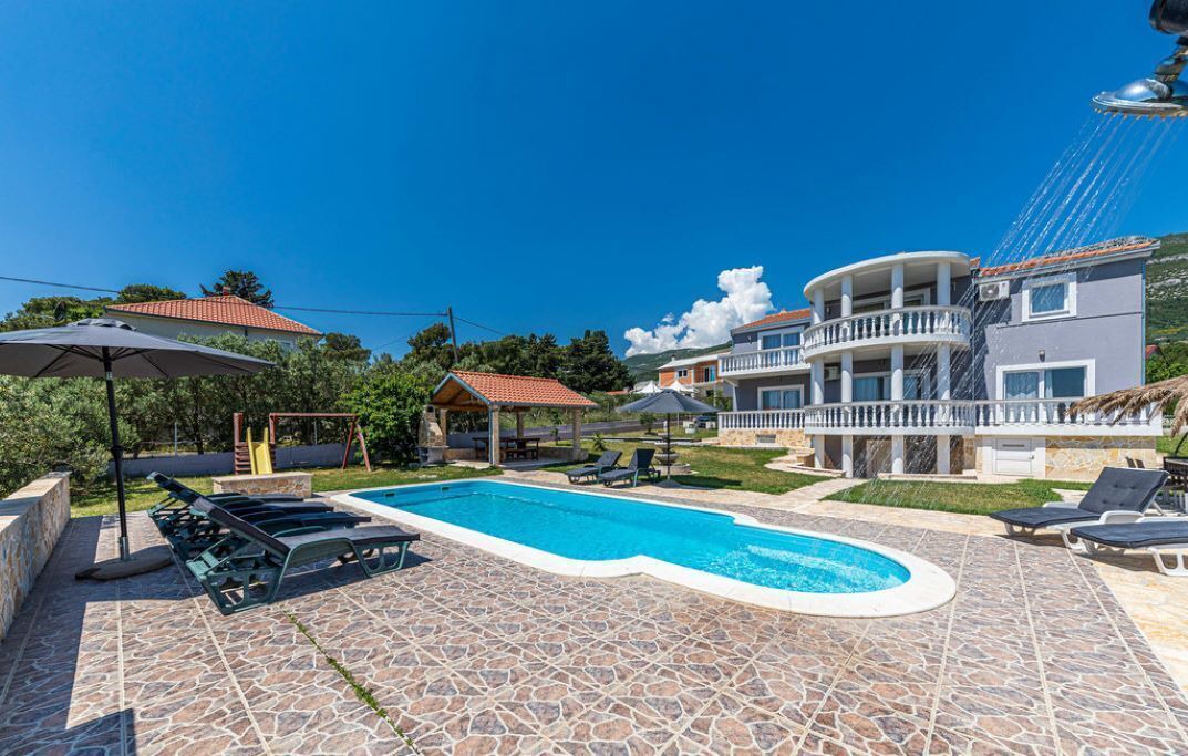 Photo of Outdoor in Rudine