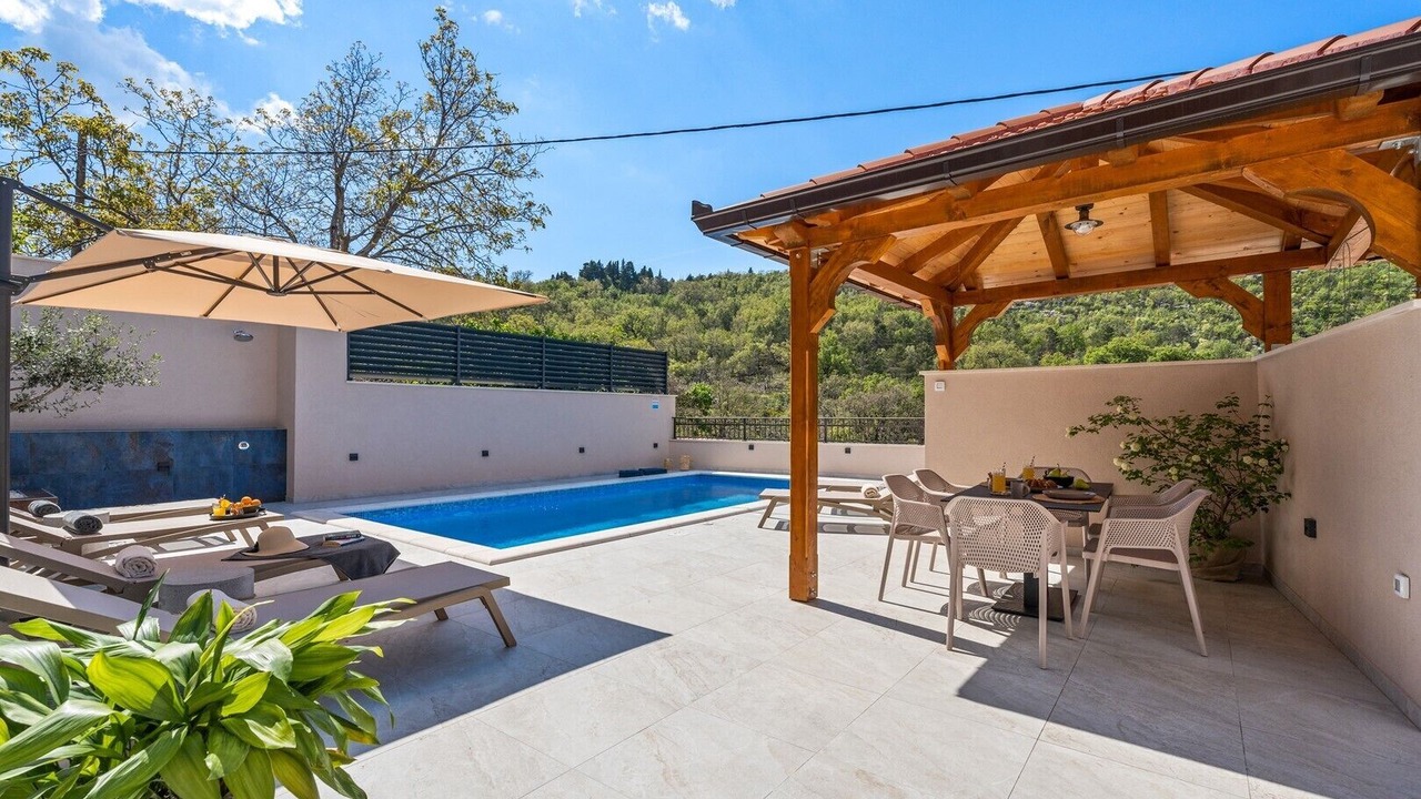 Photo of Outdoor in Tugare