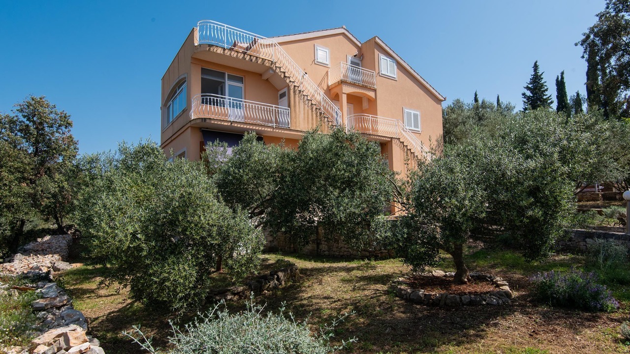 Photo of Outdoor in Loviste