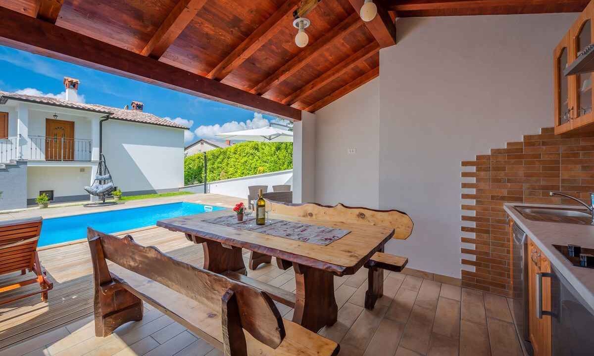 Photo of Outdoor in Lindar