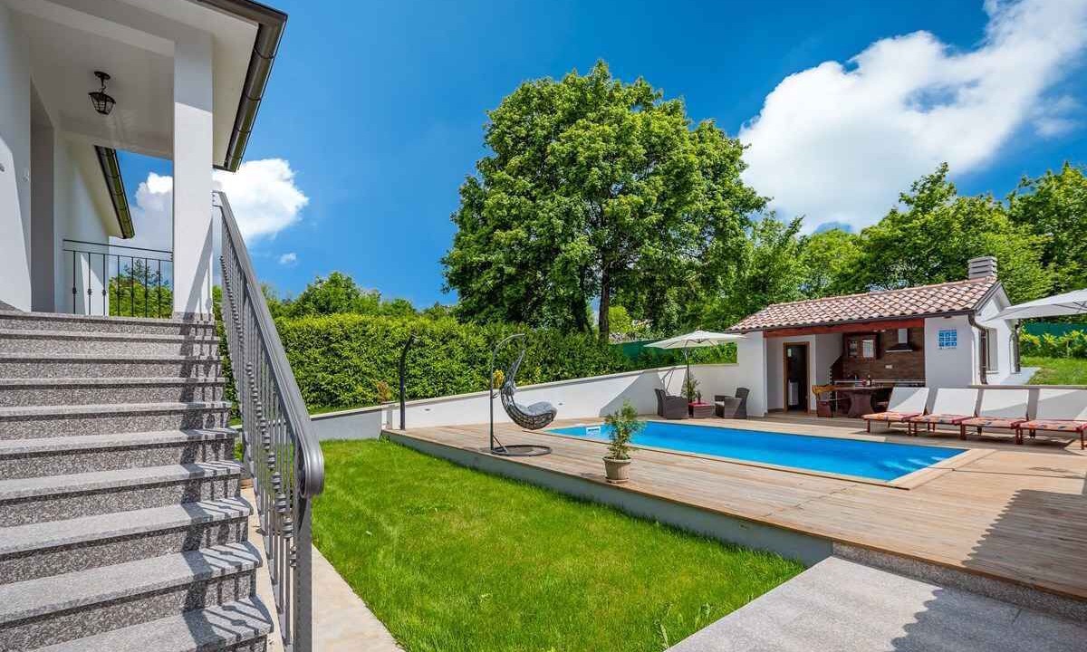 Photo of Outdoor in Lindar