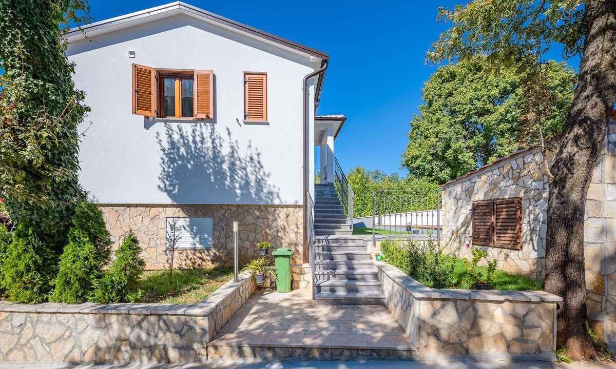 Photo of Outdoor in Lindar