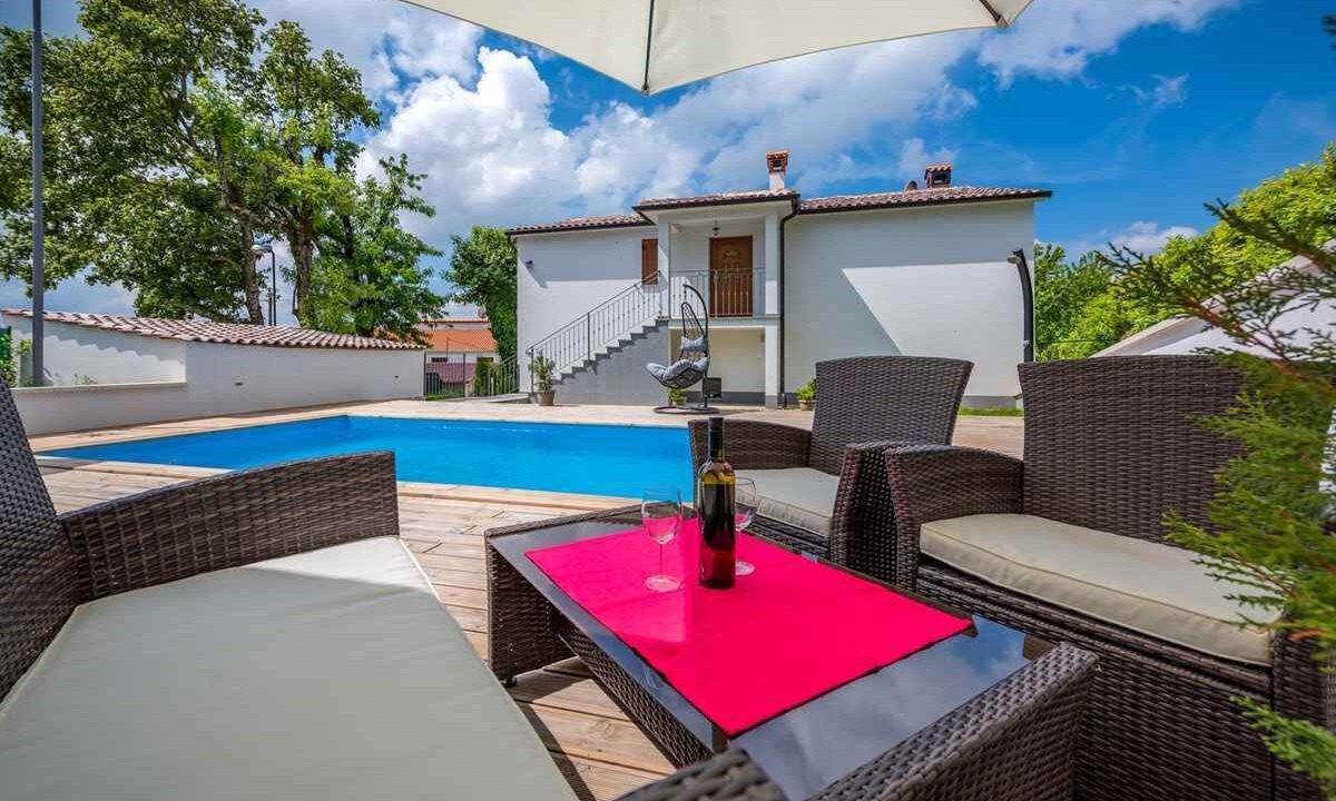 Photo of Outdoor in Lindar