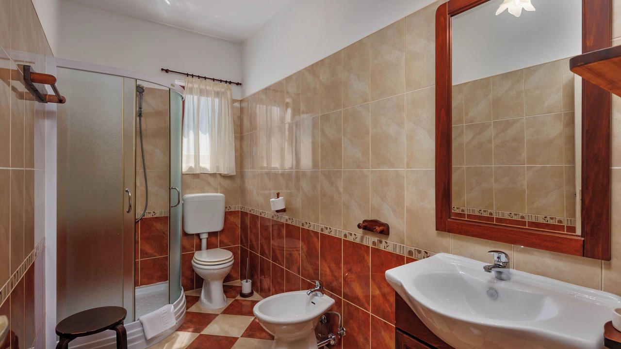 Photo of Bathroom in Sisan