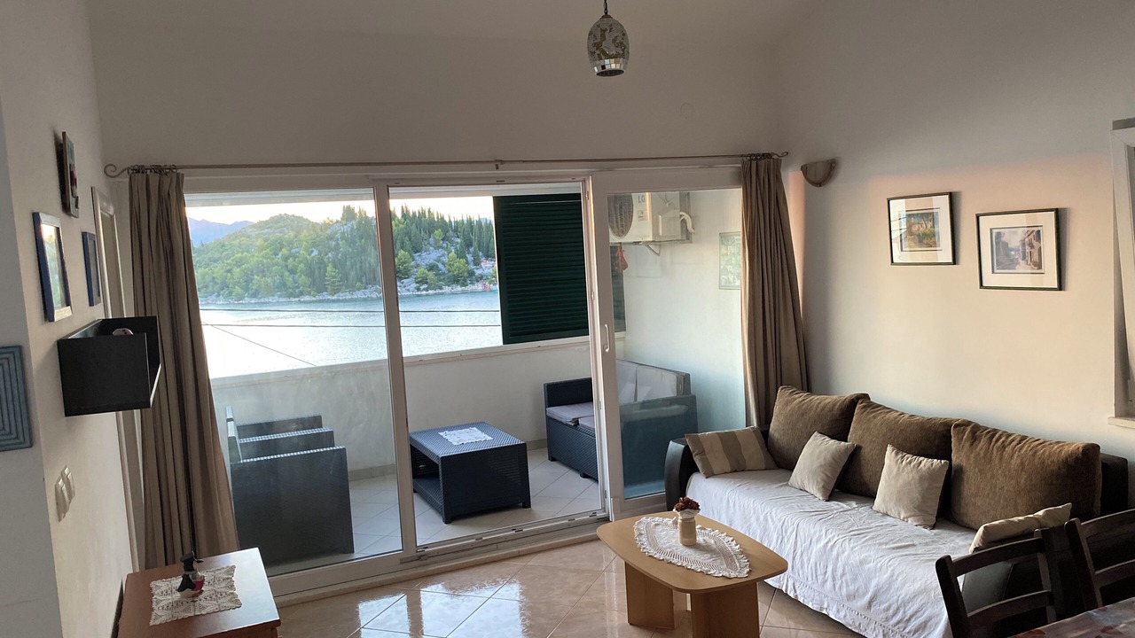 Photo of Livingroom in Blace