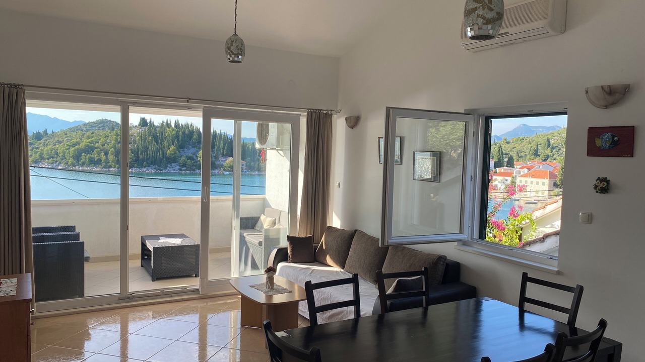 Photo of Livingroom in Blace