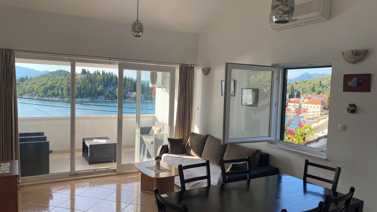 Photo of Livingroom in Blace