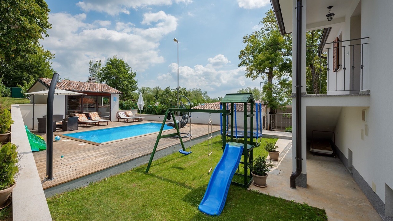 Photo of Outdoor in Lindar