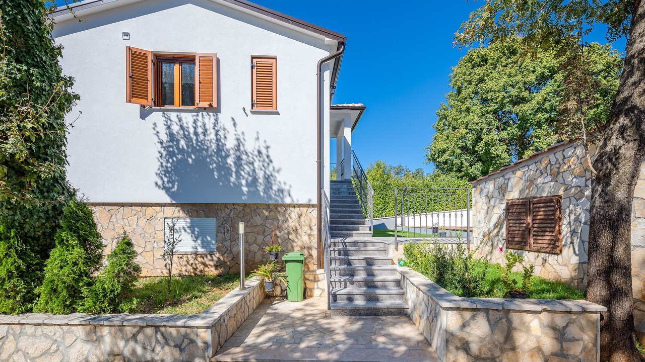 Photo of Outdoor in Lindar