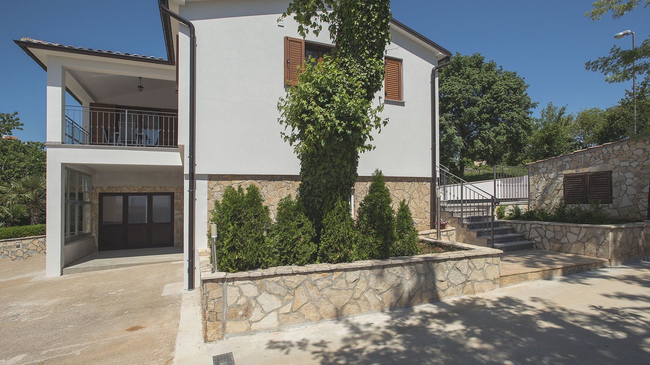 Photo of Outdoor in Lindar