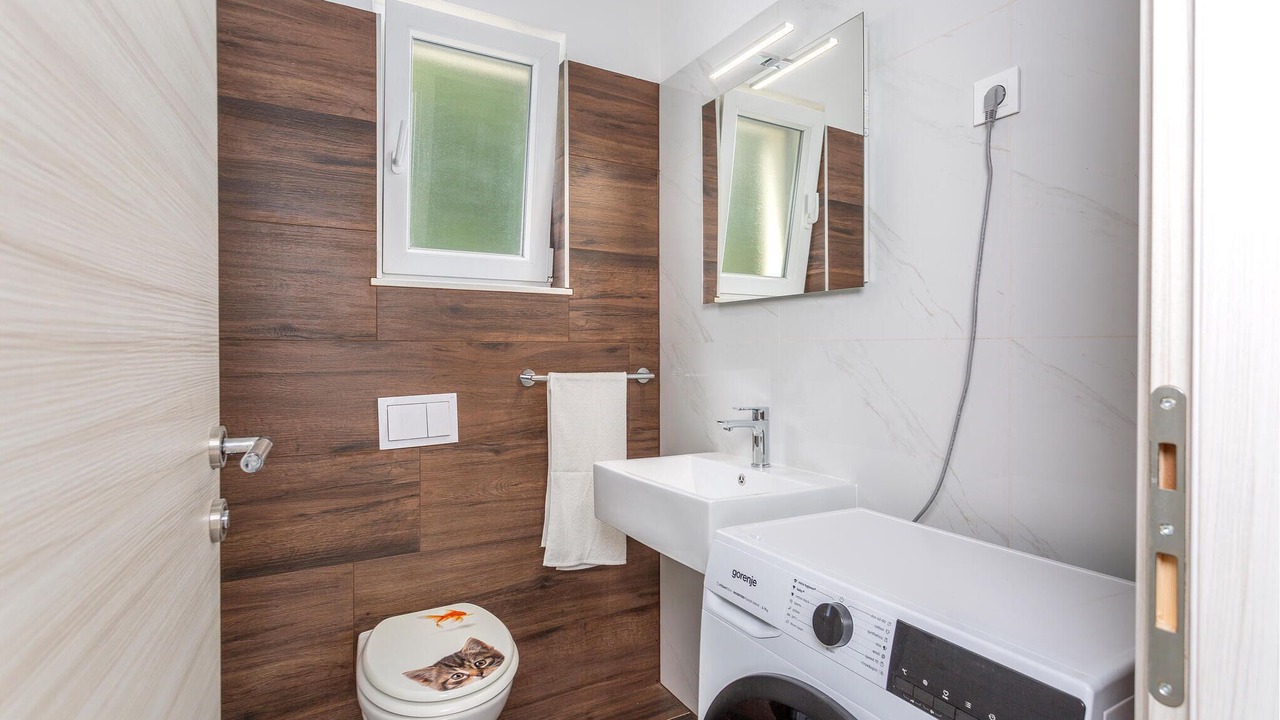 Photo of Bathroom in Sarsoni