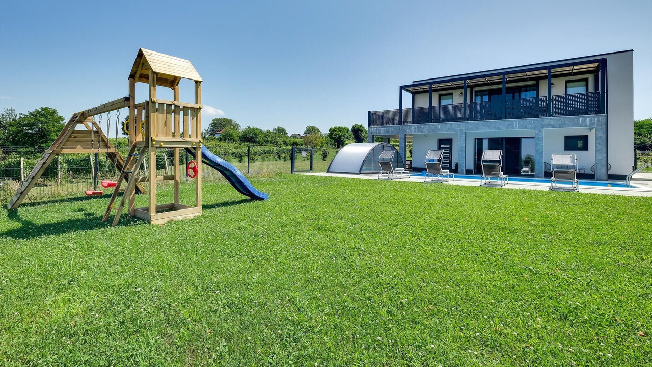 Photo of Outdoor in Pitomaca