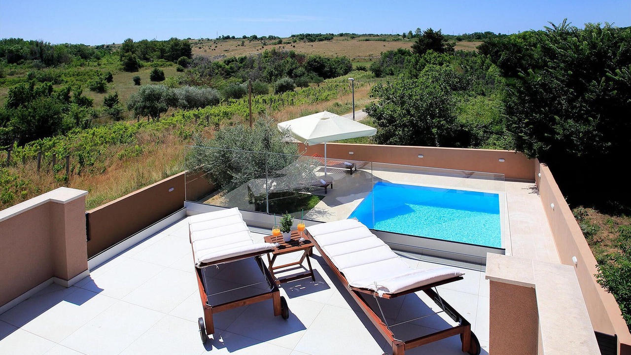 Photo of Outdoor in Nin