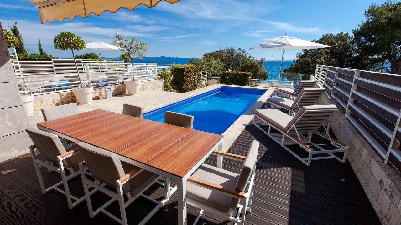 Photo of Outdoor in Petrcane