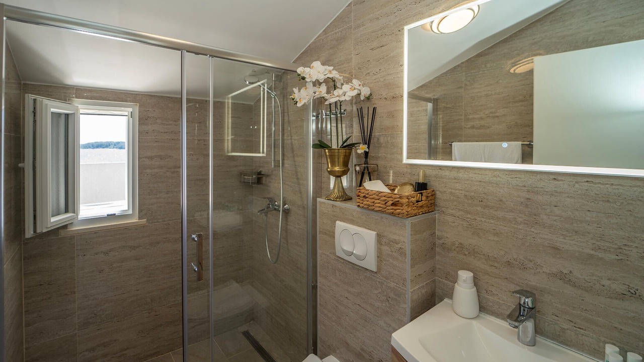 Photo of Bathroom in Potirna