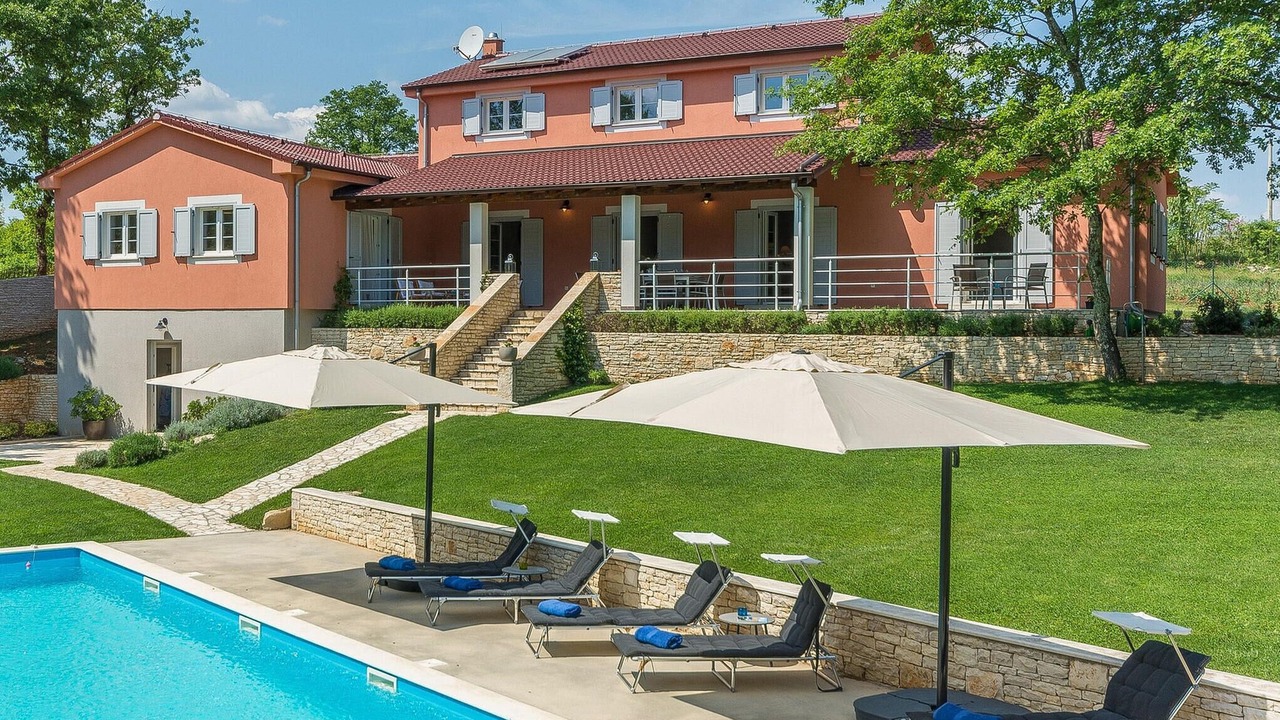 Photo of Outdoor in Modrusani