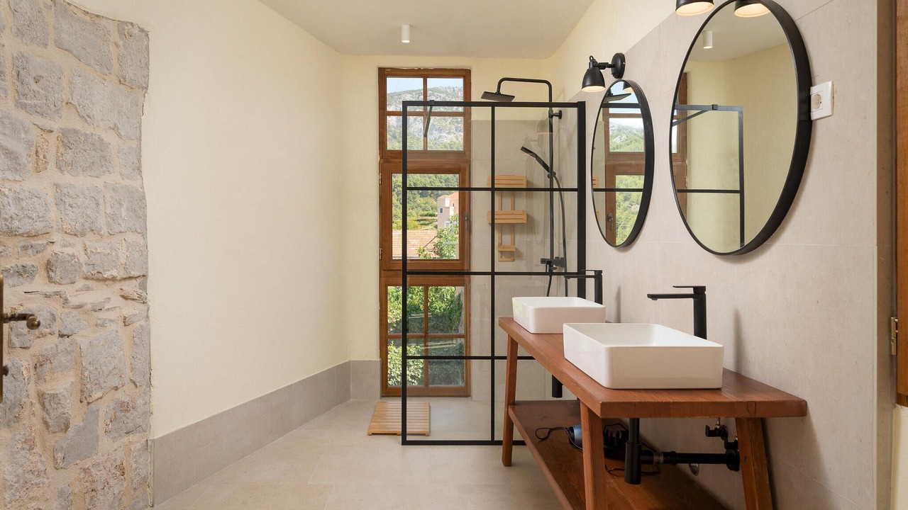 Photo of Bathroom in Pitve