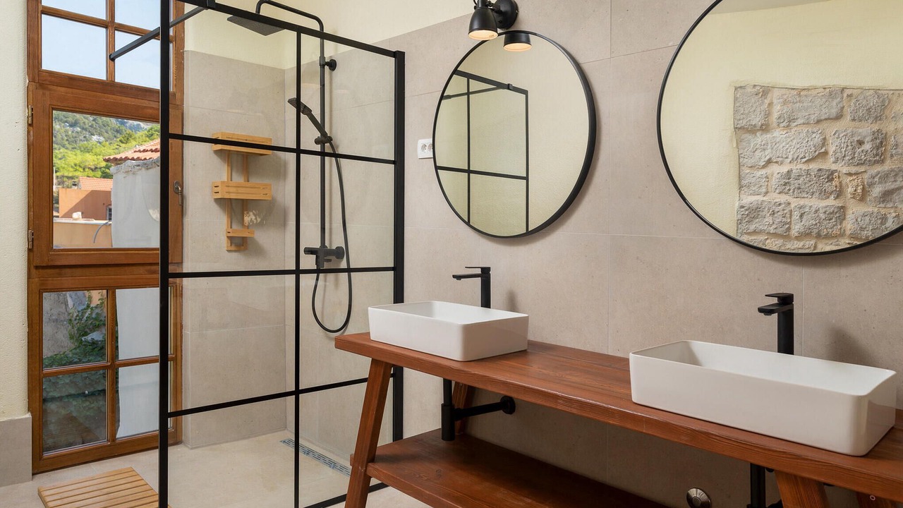 Photo of Bathroom in Pitve