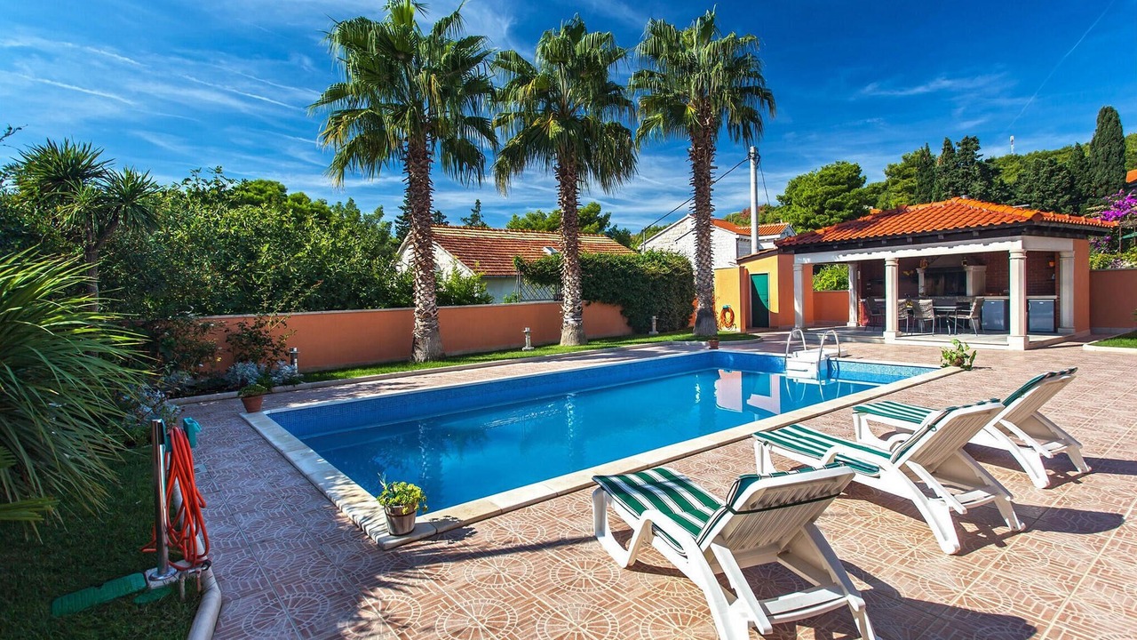 Photo of Outdoor in Sumartin