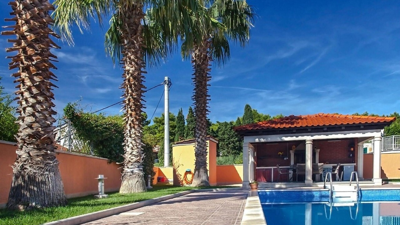Photo of Outdoor in Sumartin