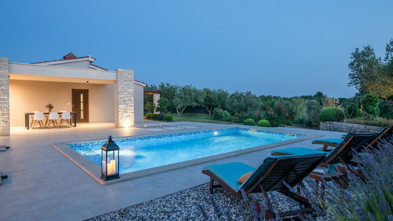Photo of Outdoor in Mali Vareski