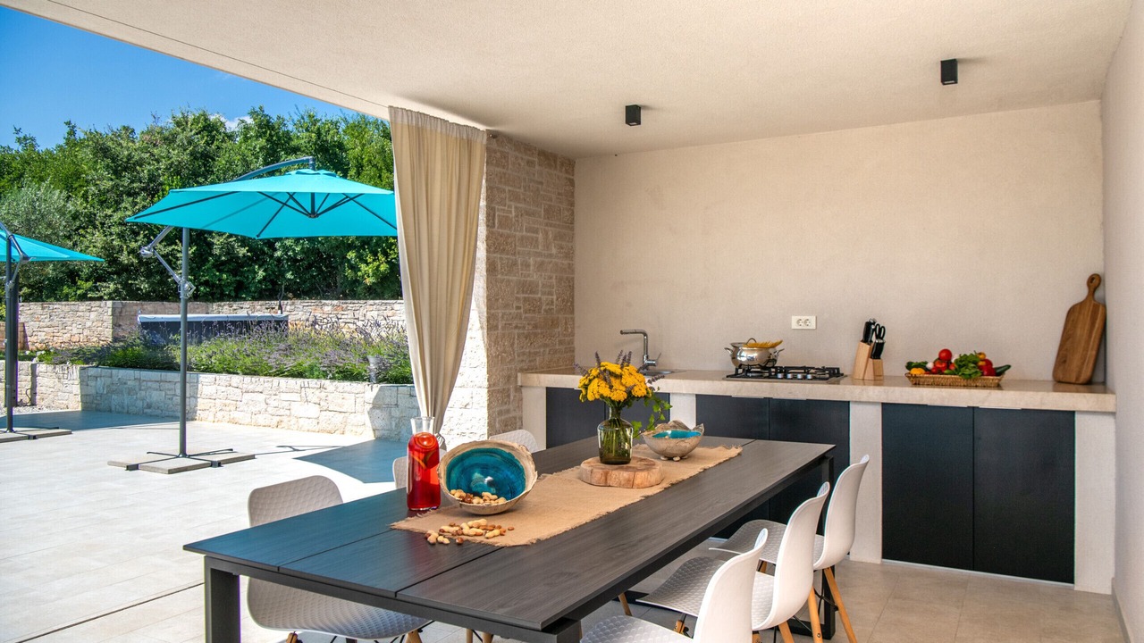 Photo of Outdoor in Mali Vareski