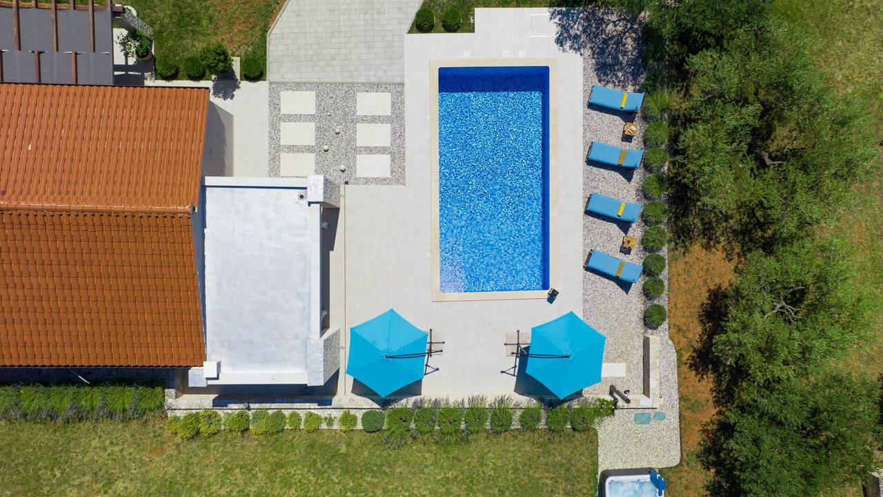 Photo of Outdoor in Mali Vareski