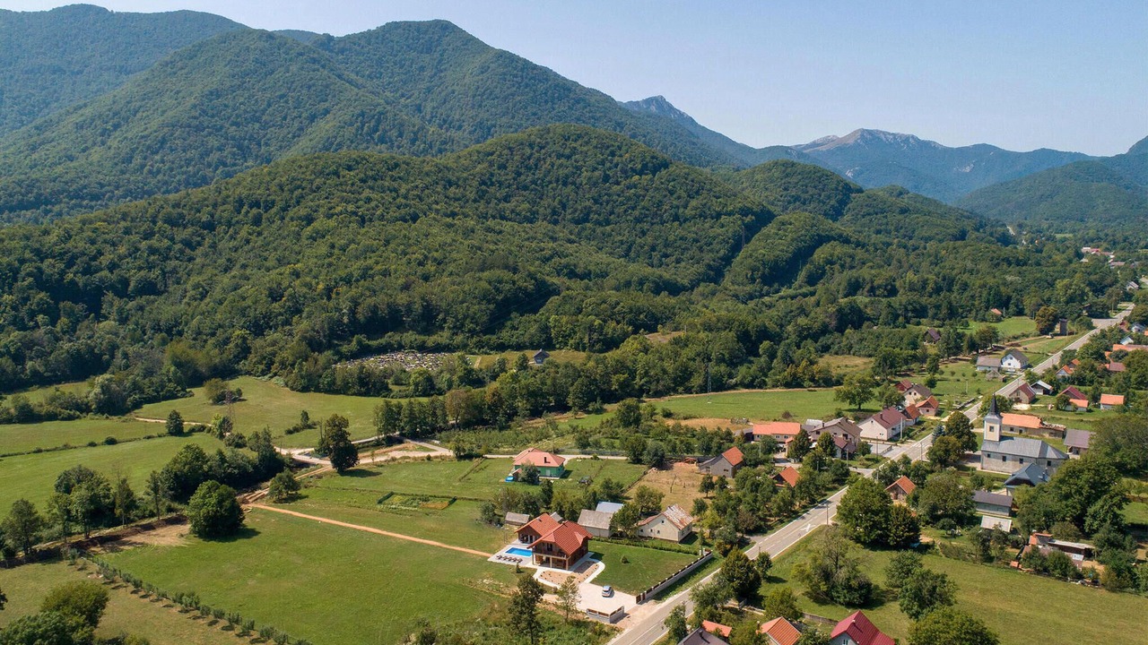 Photo of Others in Brusane