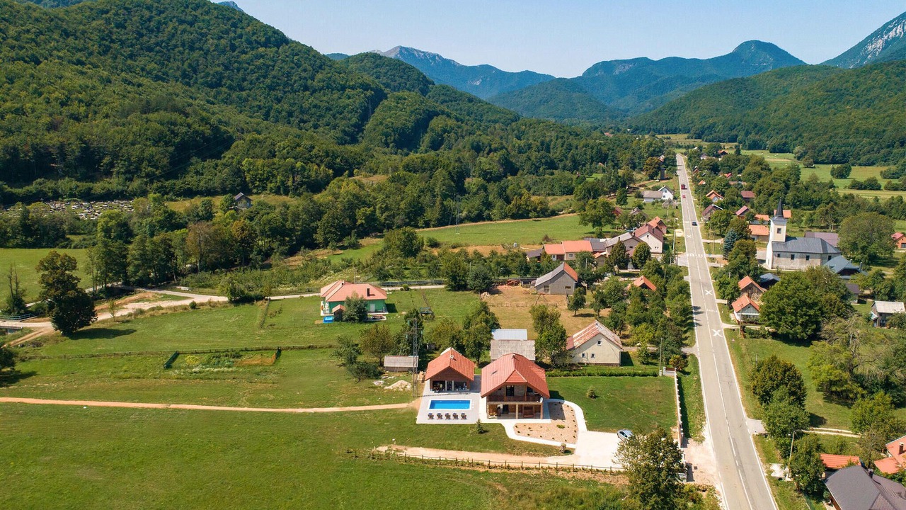 Photo of Others in Brusane