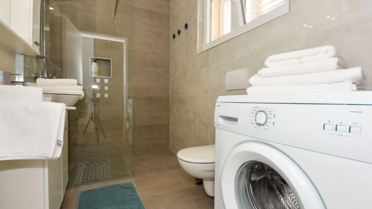 Photo of Bathroom in Iz