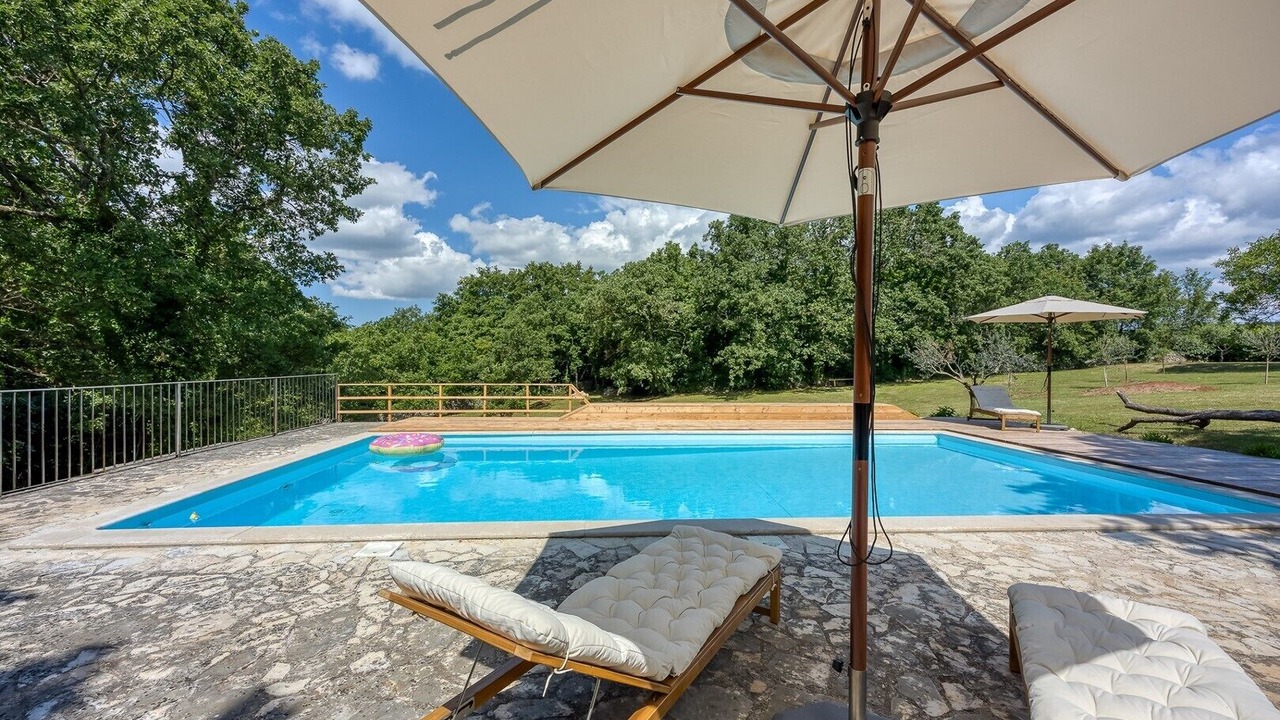 Photo of Outdoor in Tinjan