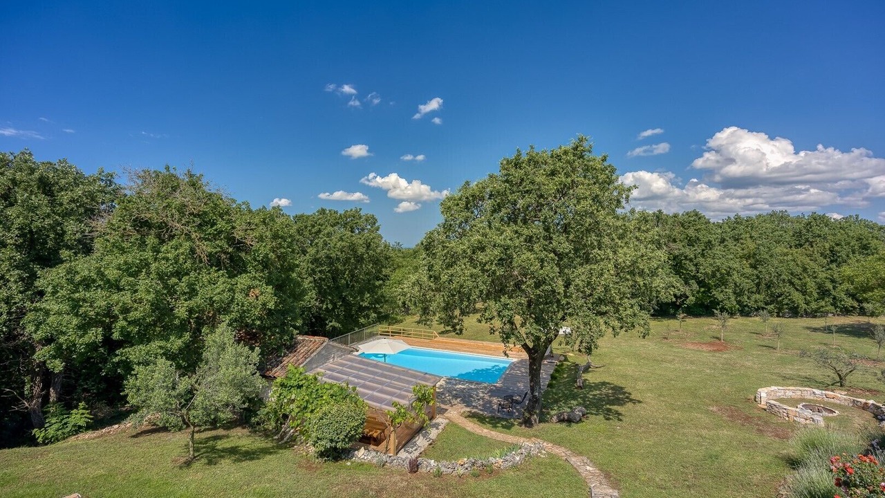 Photo of Outdoor in Tinjan