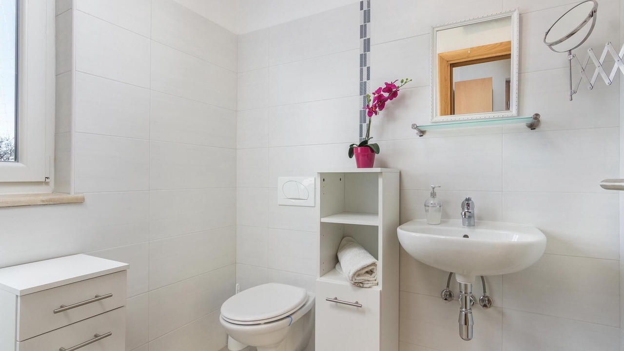 Photo of Bathroom in Topid