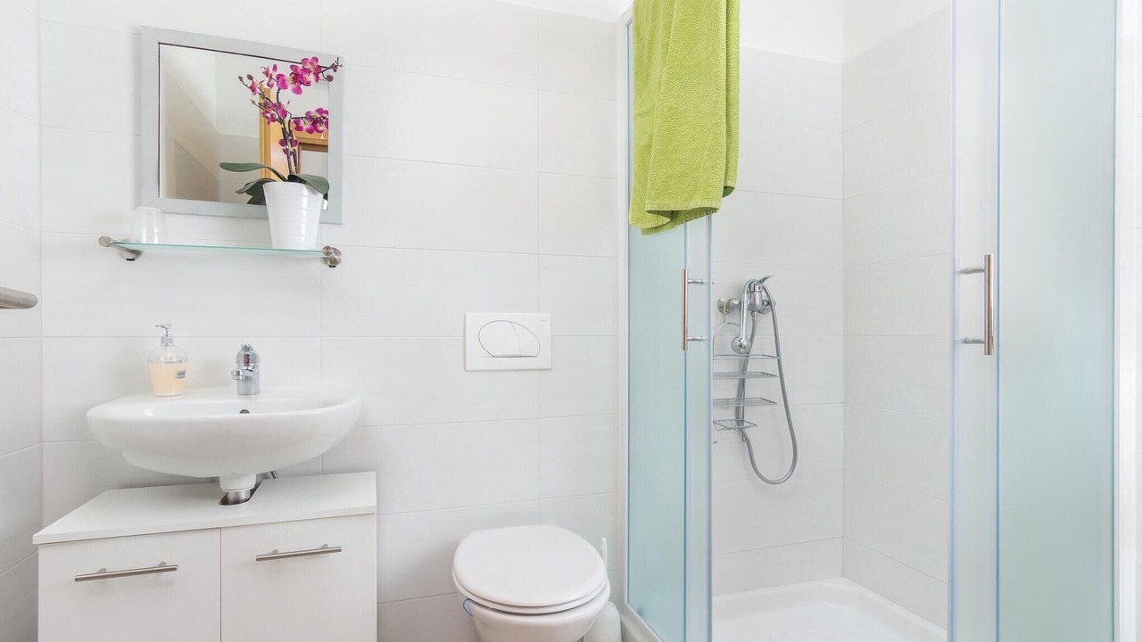 Photo of Bathroom in Topid