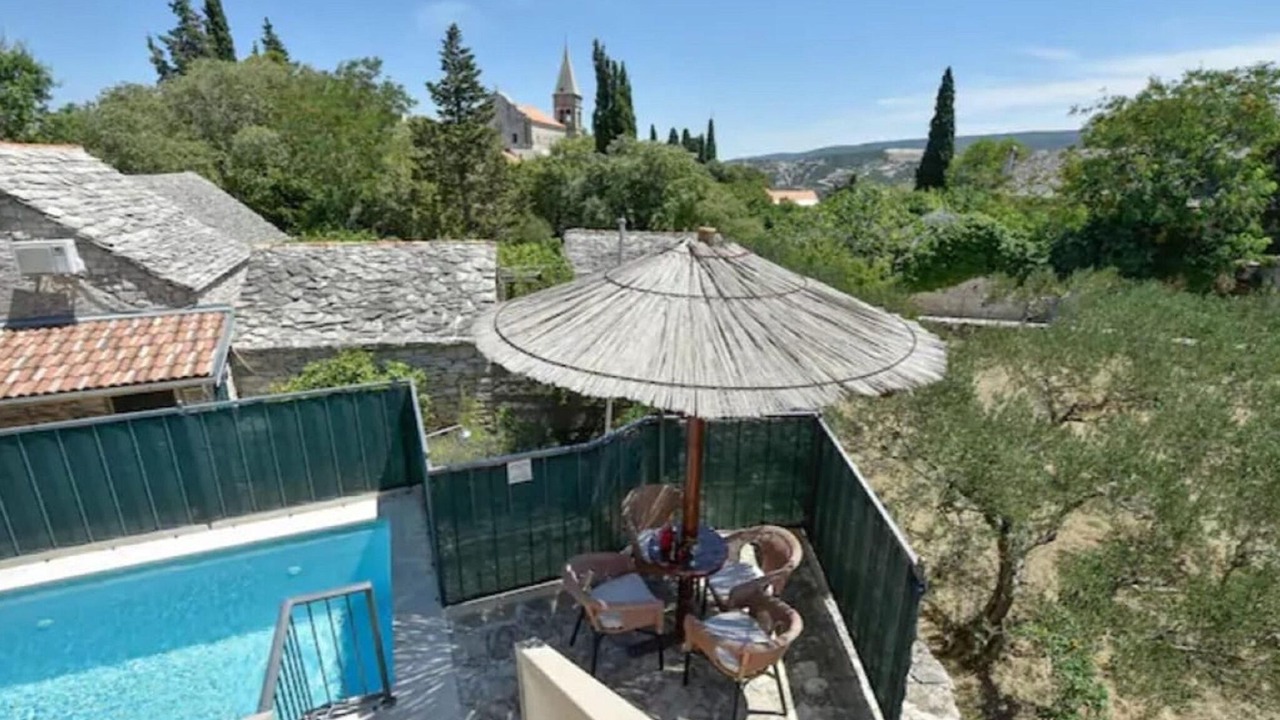 Photo of Patio Balcony in Dol