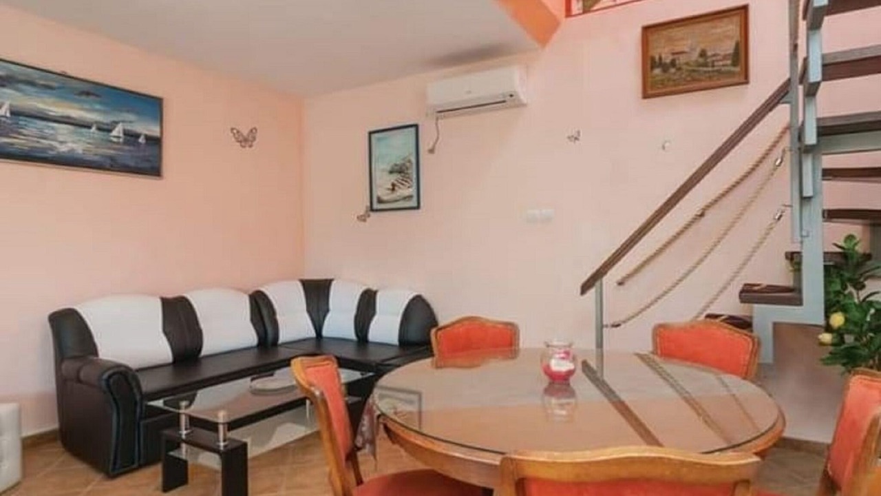 Photo of Livingroom in Dol
