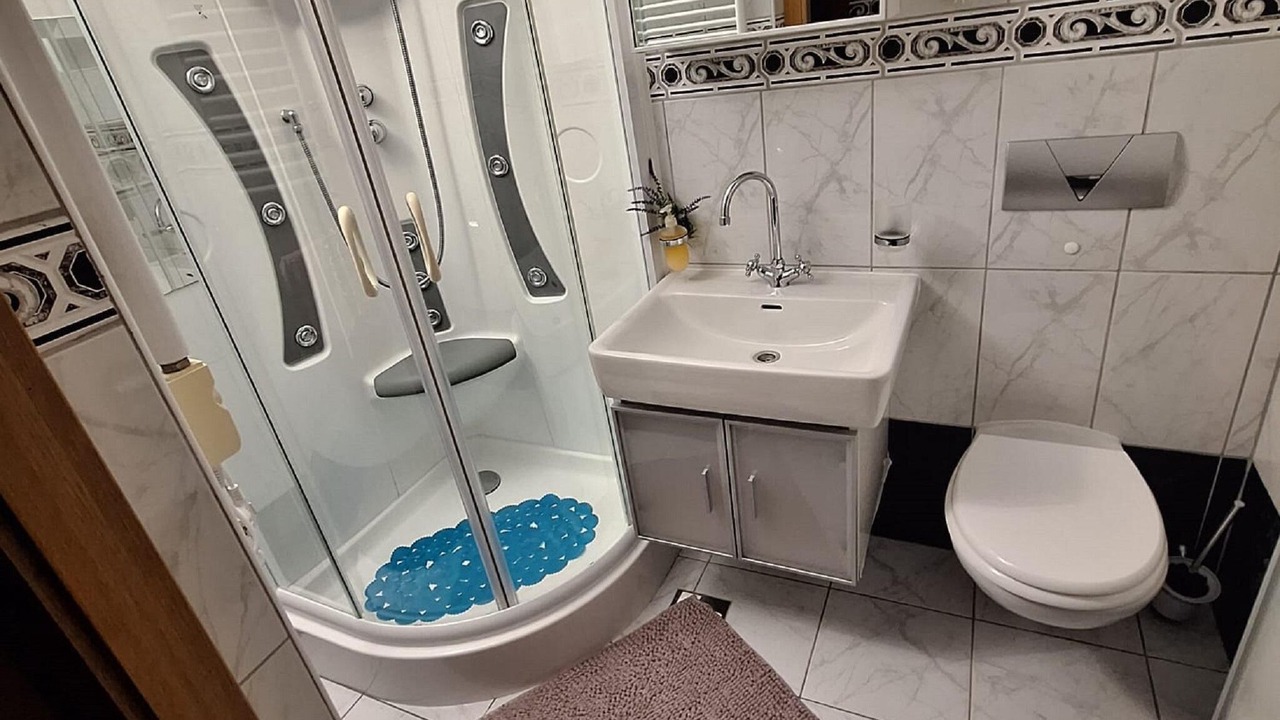 Photo of Bathroom in Dol