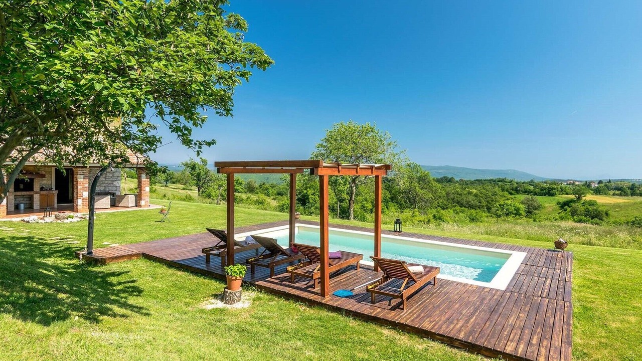Photo of Outdoor in Koromani