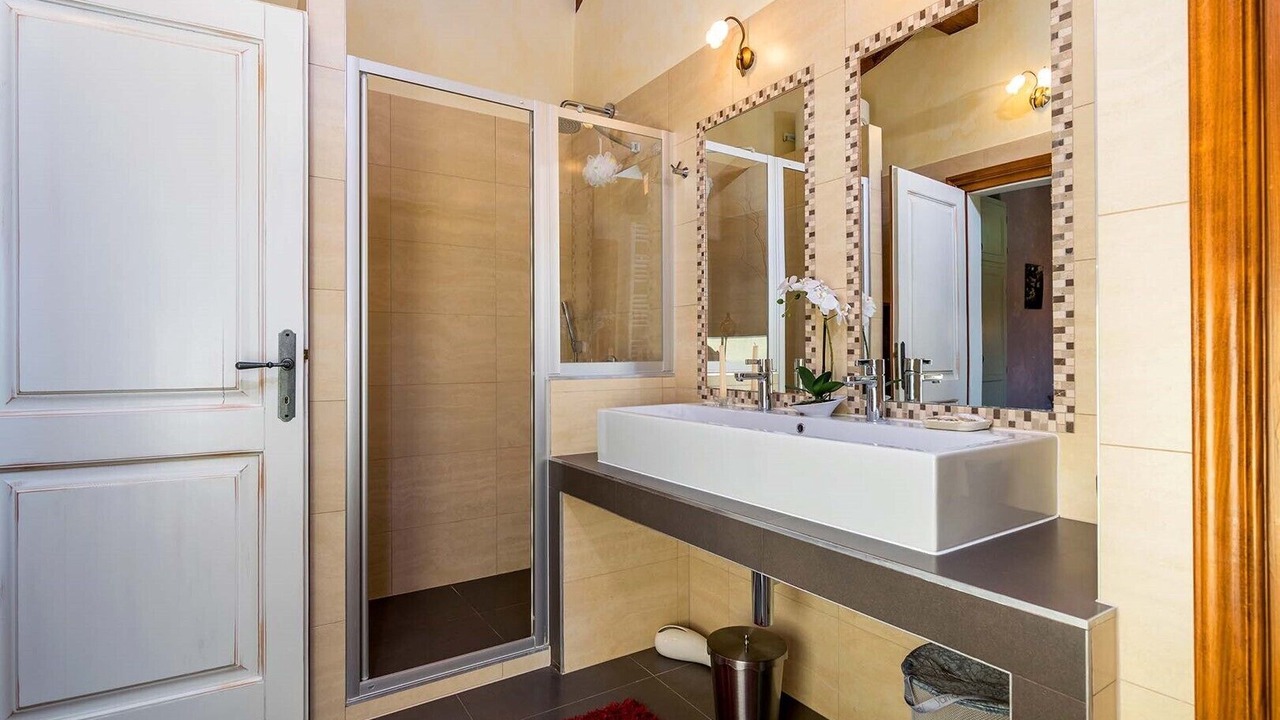 Photo of Bathroom in Koromani