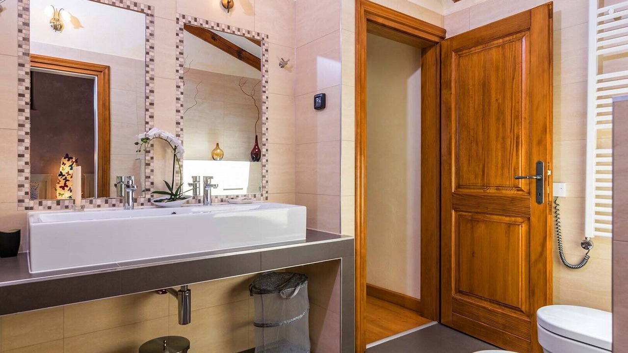 Photo of Bathroom in Koromani
