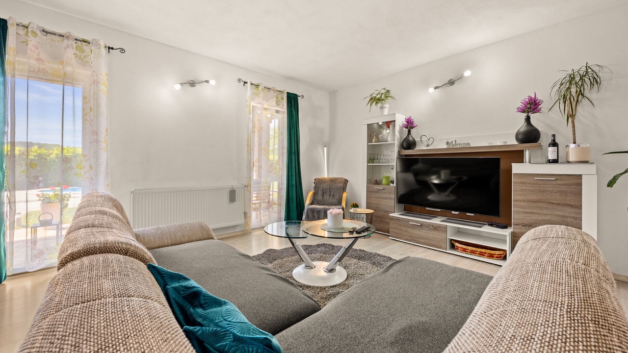 Photo of Livingroom in Oprtalj