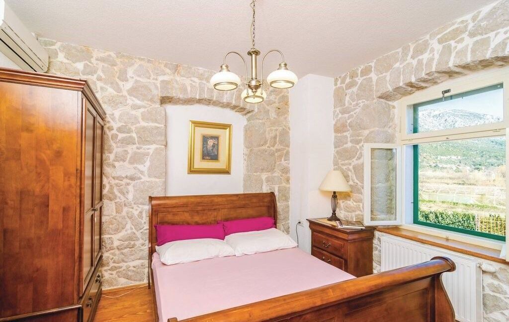 Photo of Bedroom in Ploce