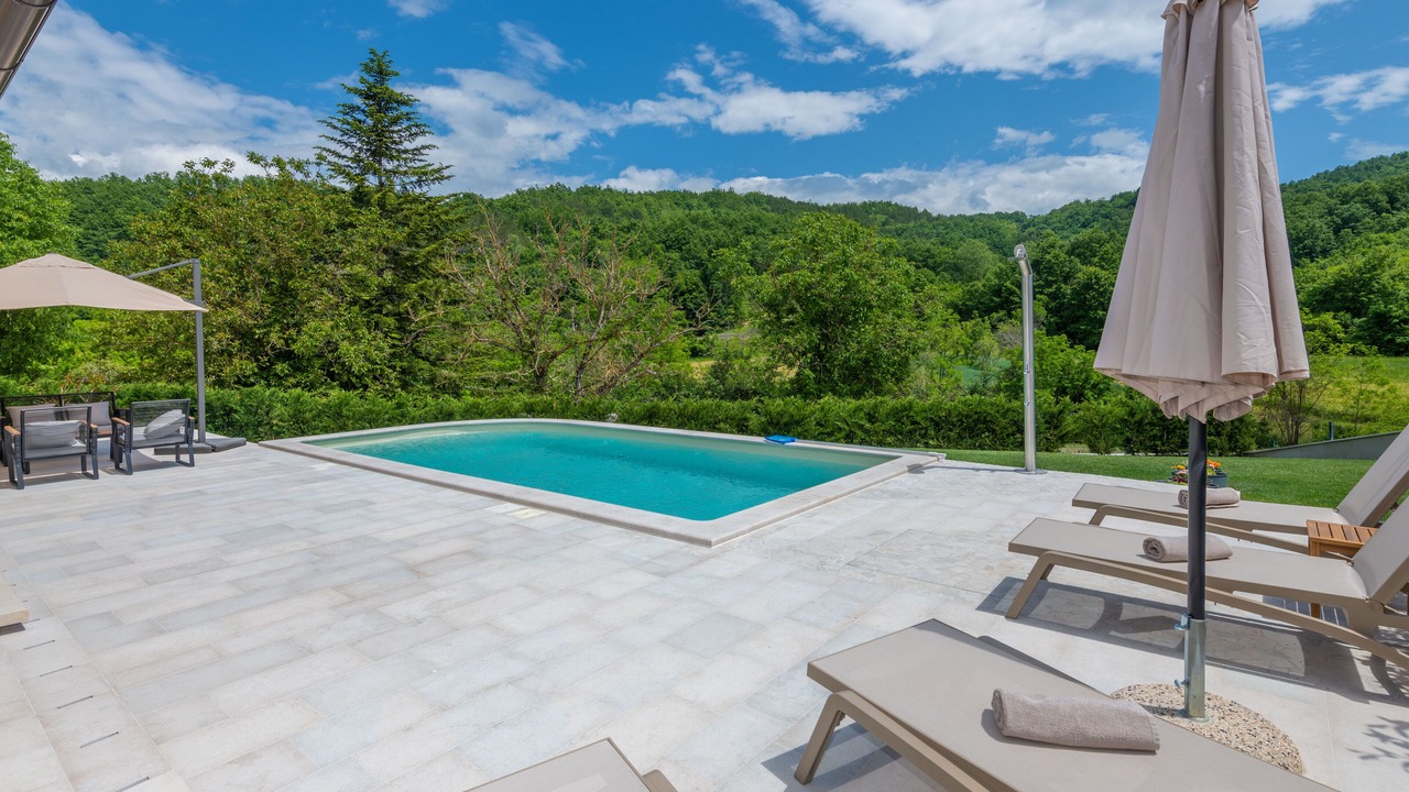 Photo of Outdoor in Lindar