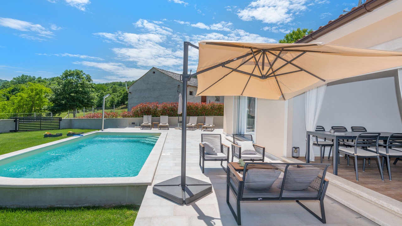 Photo of Outdoor in Lindar