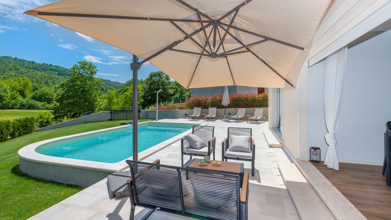 Photo of Outdoor in Lindar