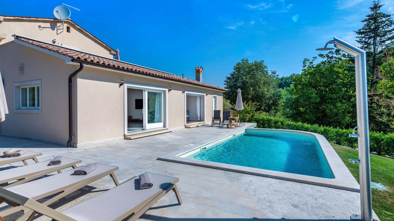 Photo of Outdoor in Lindar