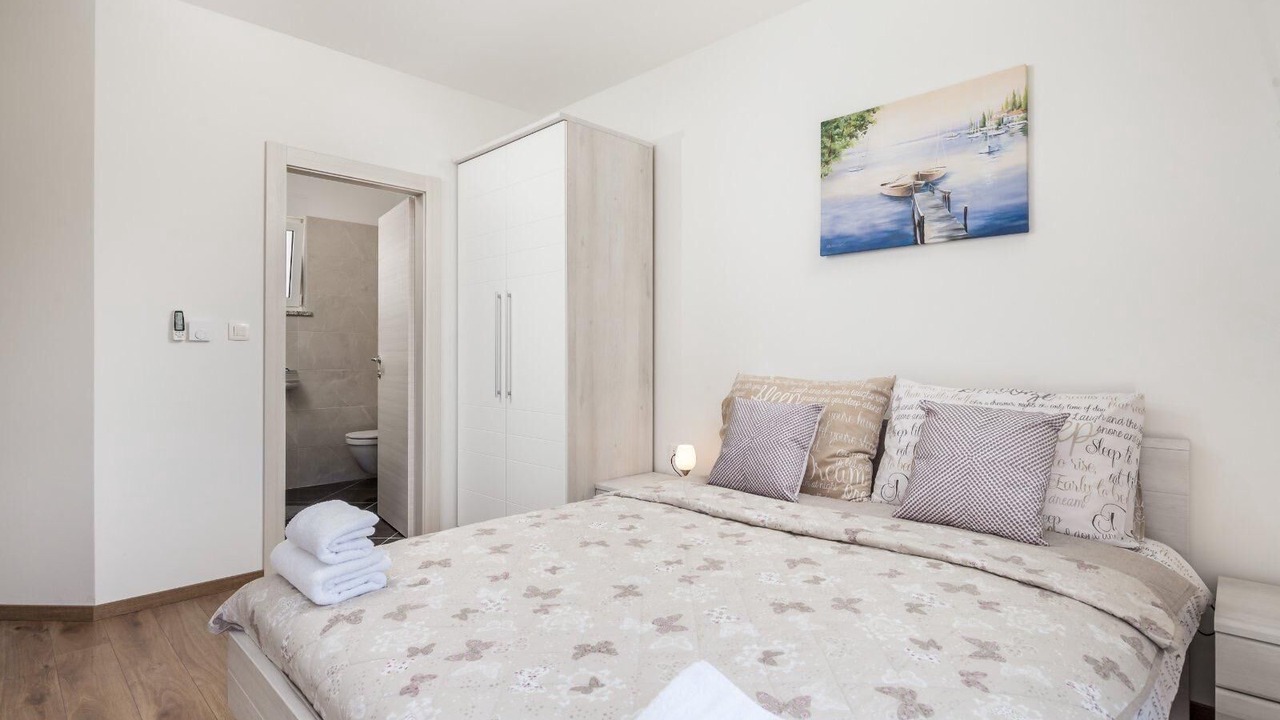 Photo of Bedroom in Sarsoni