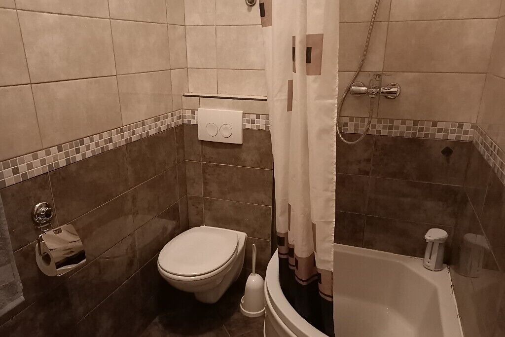 Photo of Bathroom in Cove Parja