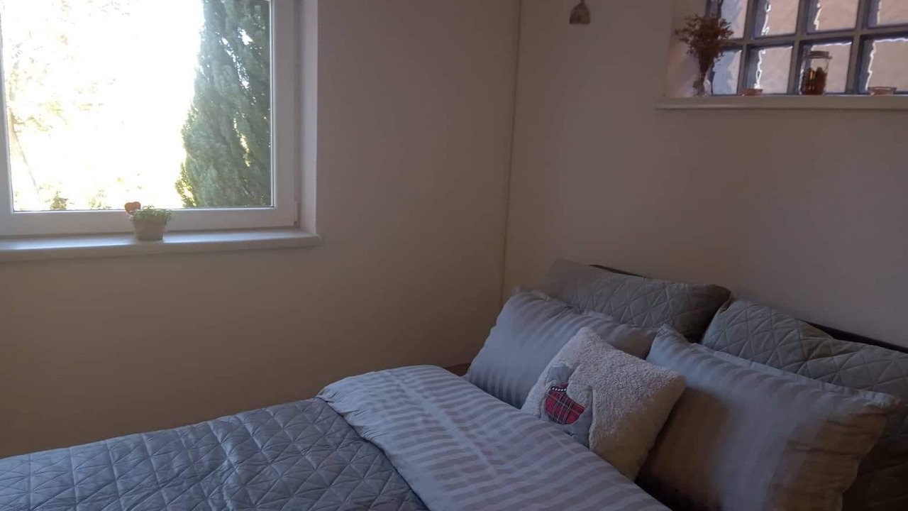 Photo of Bedroom in Cove Parja